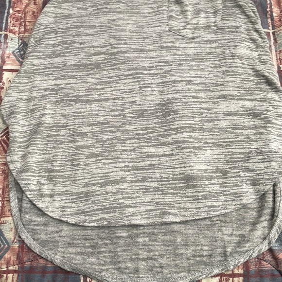 Abercrombie girls tank size xl. Very good used condition.Greyish/white pattern. - Picture 5 of 7
